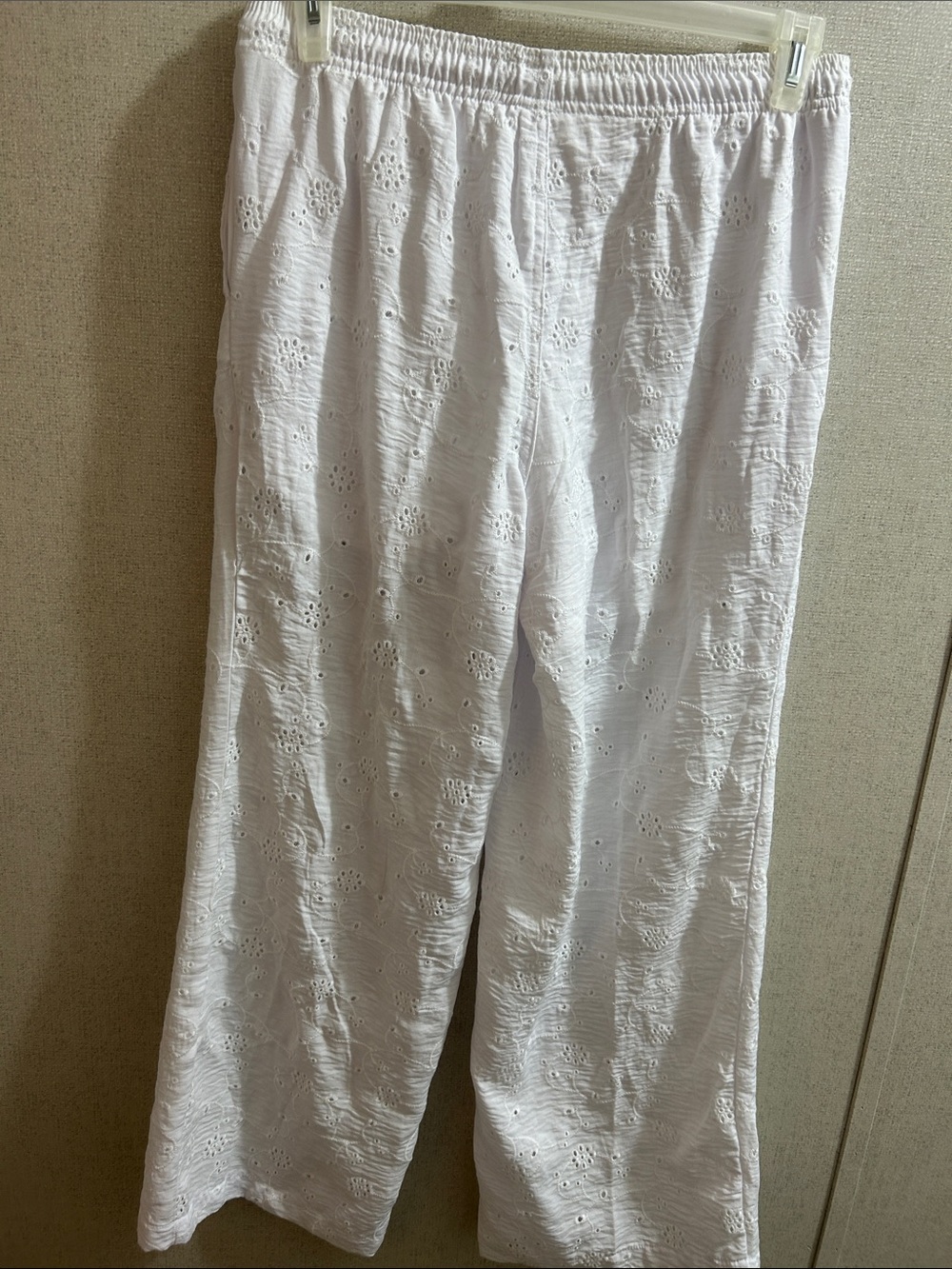 Women's White Eyelet Wide-Leg Drawstring Pants - Picture 4 of 4